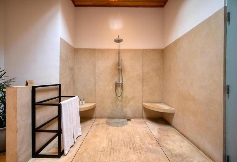 Family Suite, Wallawwa