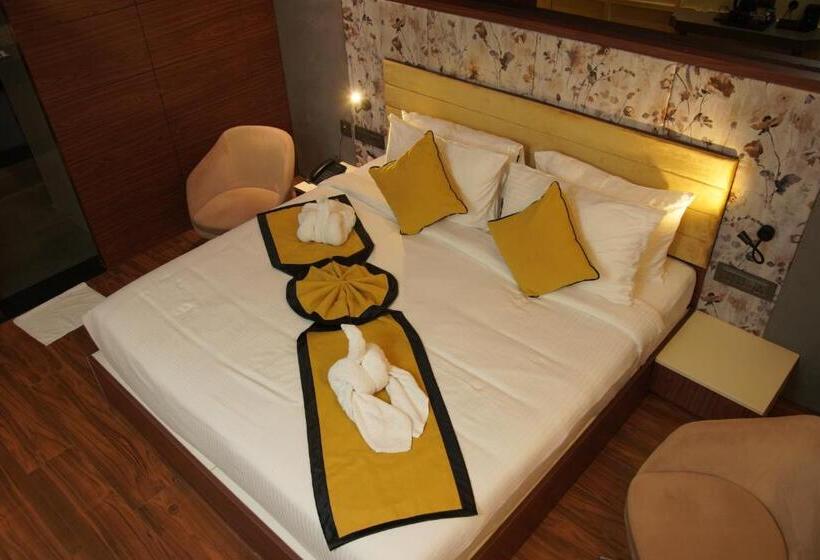 Полулюкс, Namo Residency