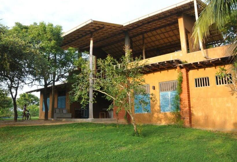 Бунгало Стандарт, Back Of Beyond   Wellness Retreat
