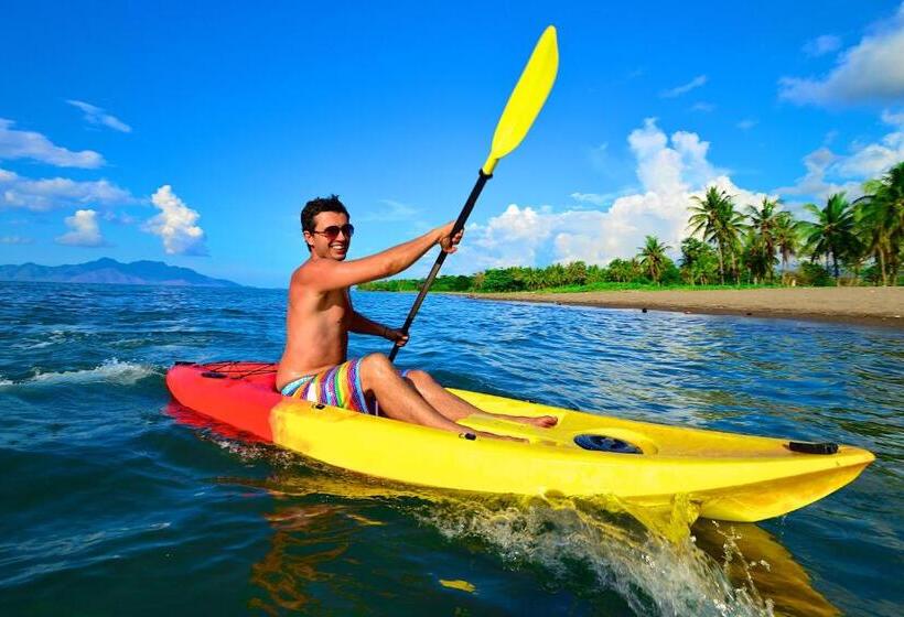 Семейное Бунгало, Coconut Garden Beach Resort