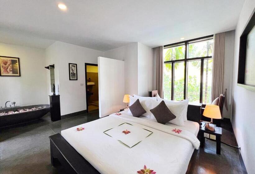 اتاق لوکس با چشم‌انداز استخر, The Bliss Angkor