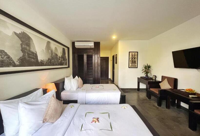 اتاق لوکس با چشم‌انداز استخر, The Bliss Angkor
