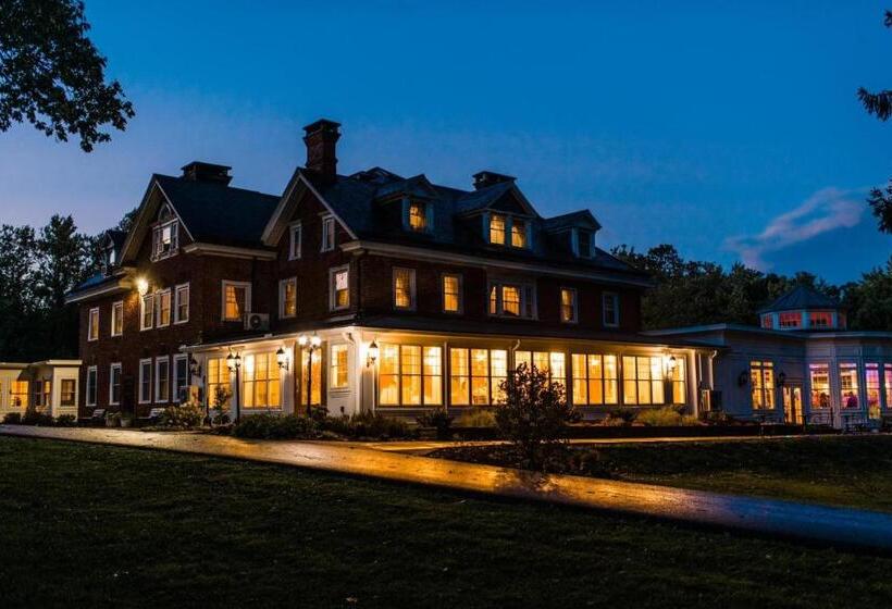 Номер Стандарт, Cameron Estate Inn & Restaurant