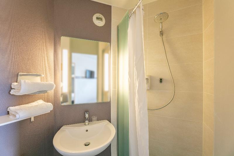 اتاق استاندارد سه نفره, B&b Hotel Poitiers 1 Futuroscope
