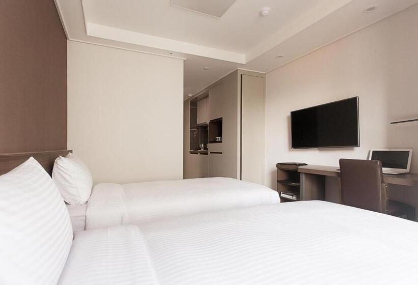 Quarto Estandar, Urban Place Gangnam