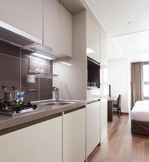 Quarto Estandar, Urban Place Gangnam