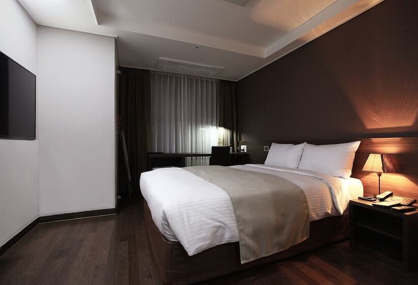 Quarto Estandar, Urban Place Gangnam