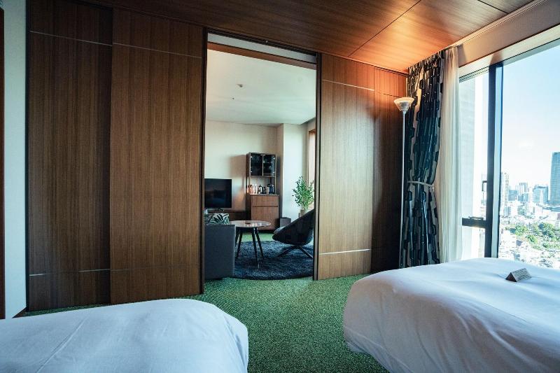 패밀리 룸, Edgecliff Lodge Motel