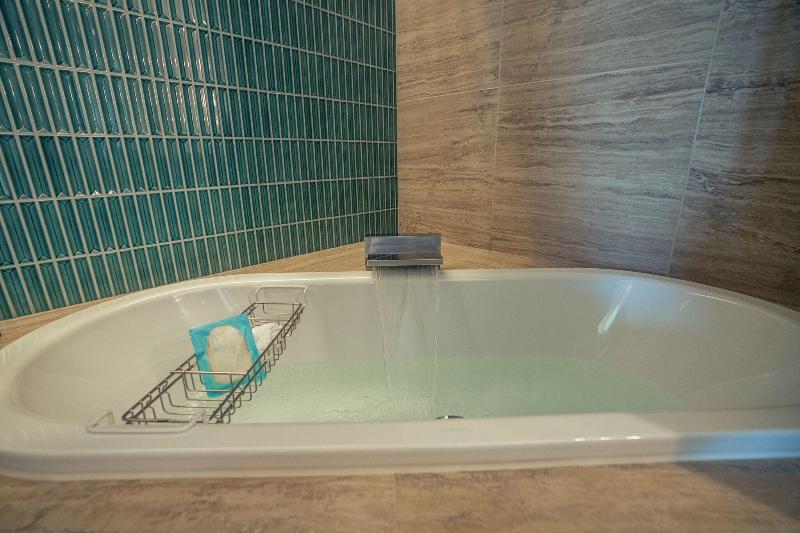 패밀리 룸, Edgecliff Lodge Motel