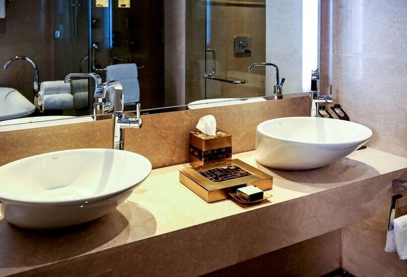 Номер Executive, Pullman New Delhi Aerocity An Accor Hotels Brand
