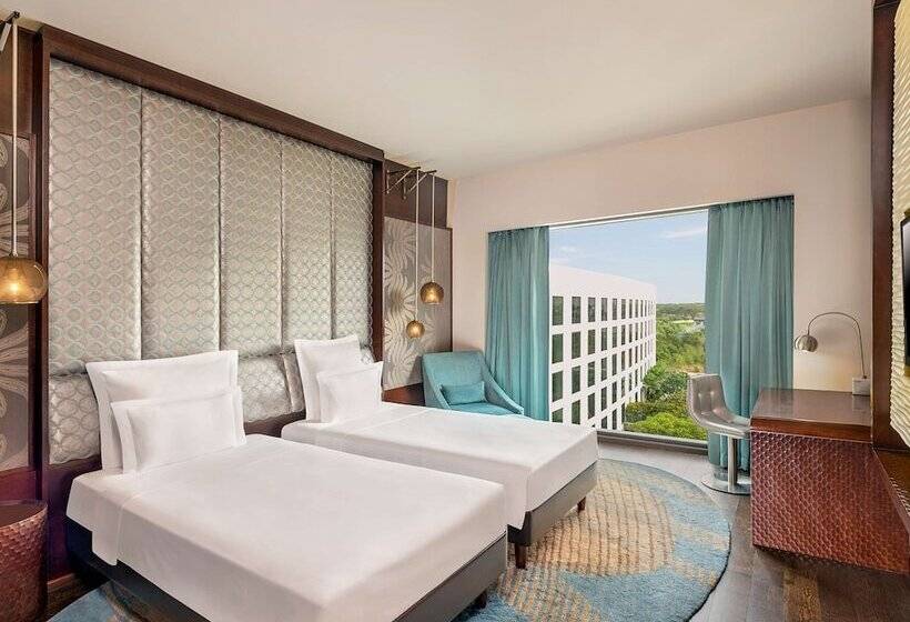 Номер Executive, Pullman New Delhi Aerocity An Accor Hotels Brand
