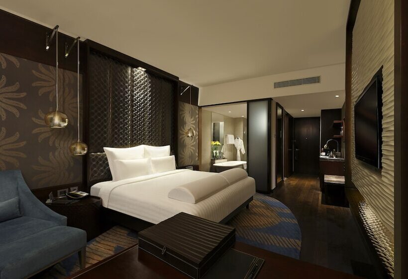 Номер Executive, Pullman New Delhi Aerocity An Accor Hotels Brand