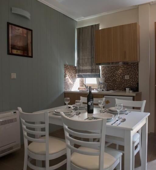 Семейное Студио, Mantinia Bay