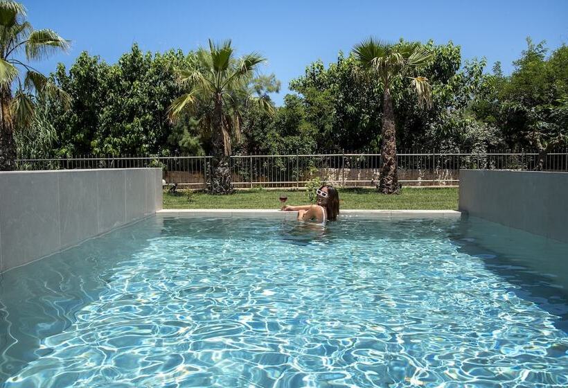 Полулюкс с Бассейном, Vantaris Luxury Beach Resort