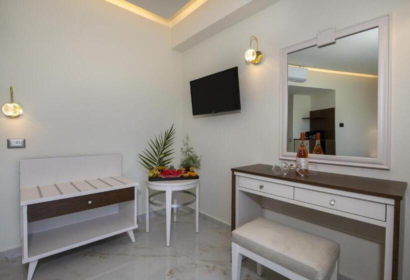 Полулюкс с Бассейном, Vantaris Luxury Beach Resort