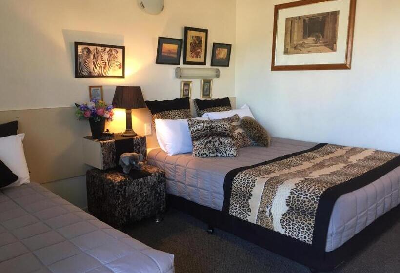 패밀리 룸, Airport Riverview Motel