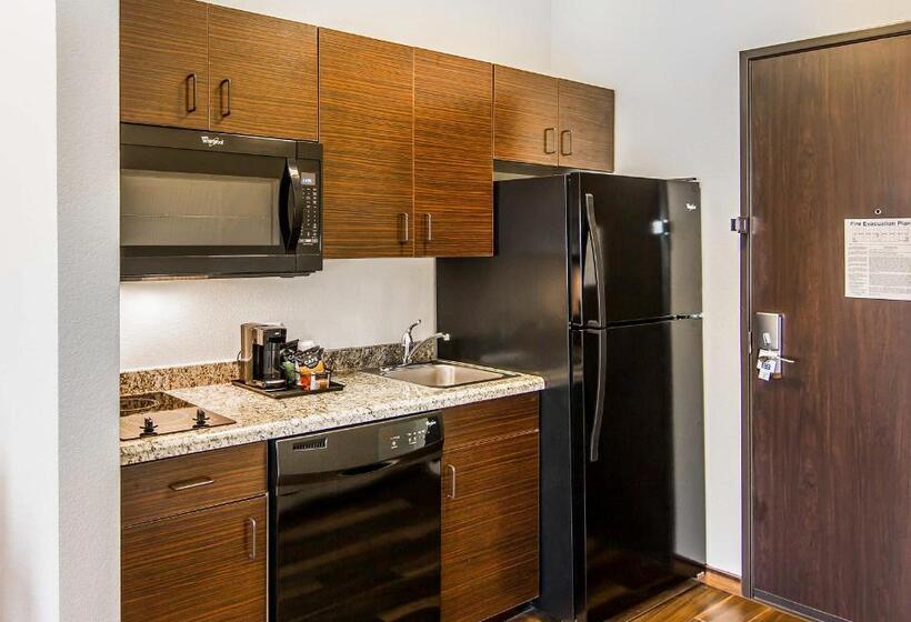 Номер Стандарт, Mainstay Suites Lufkin