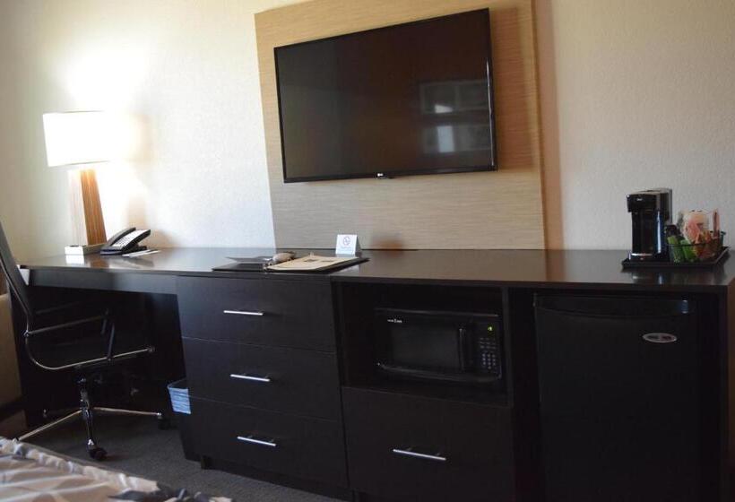 Номер Стандарт, Mainstay Suites Lufkin