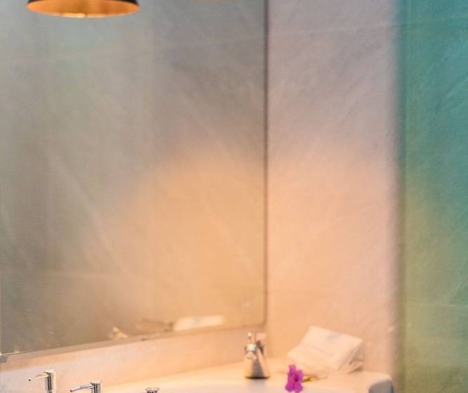 디럭스 방갈로, Phi Phi Anita Resort