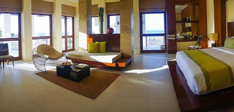 سوییت با چشم‌انداز دریا, Kandaya Resort