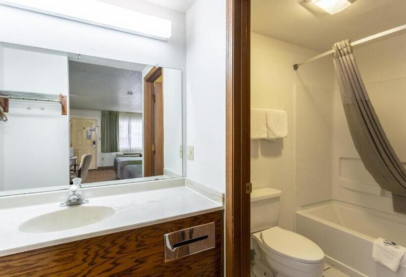 Номер Стандарт, Rodeway Inn