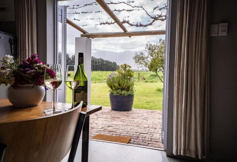 Номер Стандарт, Saronsberg Vineyard Cottages