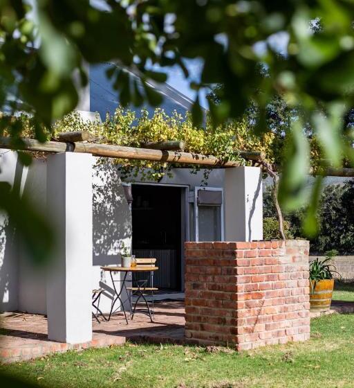 Номер Стандарт, Saronsberg Vineyard Cottages