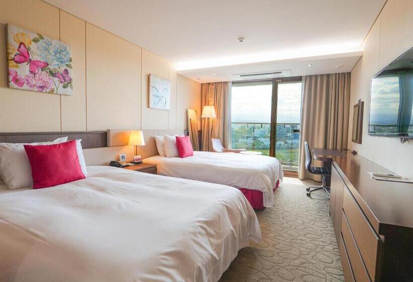 اتاق لوکس, Ramada By Wyndham Jeju Hamdeok