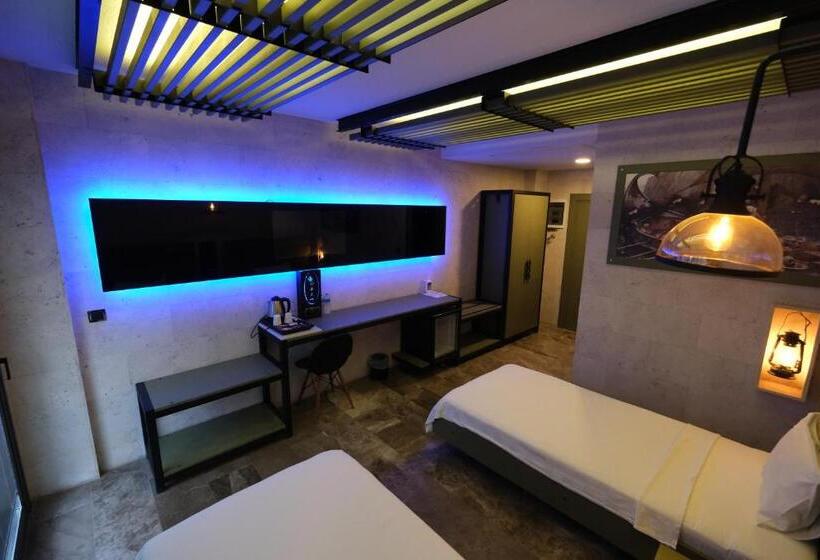 プールビュースタンダードルーム, Kosa Otel çeşme