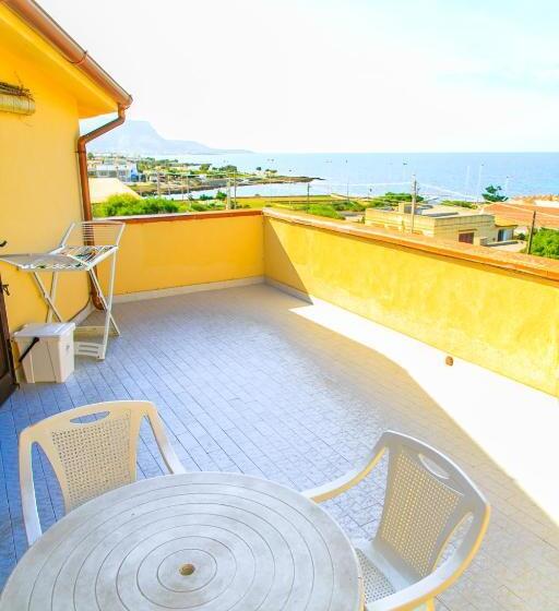 Апартаменты 3 Спальни, Casa Vacanze L Orizzonte