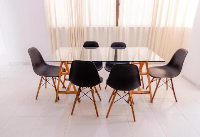 Apartamento 2 Dormitórios, Edificio Sandra
