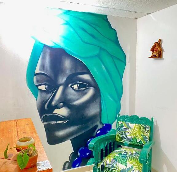 اتاق استاندارد چهار تخته, Aurelia Compartida Hospedaje