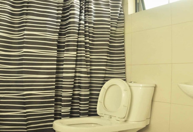 Семейный Номер, The Fort Budget Hotel   Bonifacio Global City   Hostel
