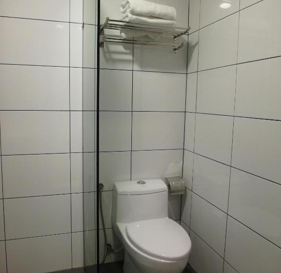 Quarto Estandar, Nagoya Inn
