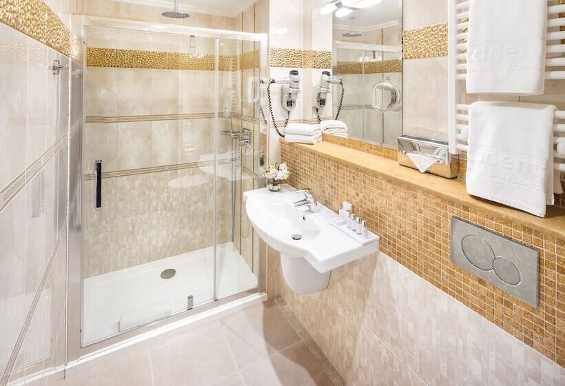 Quarto Superior, Occidental Praha Wilson