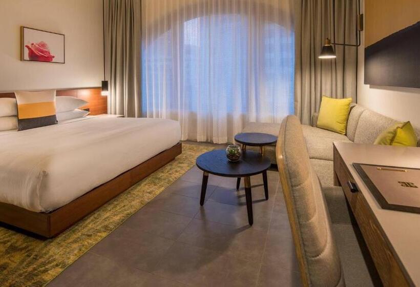 Номер Премиум, The Hi Lo, Autograph Collection