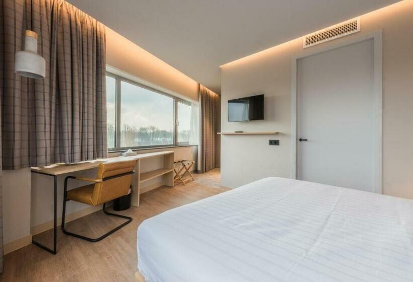 豪华房间, Urban Lodge