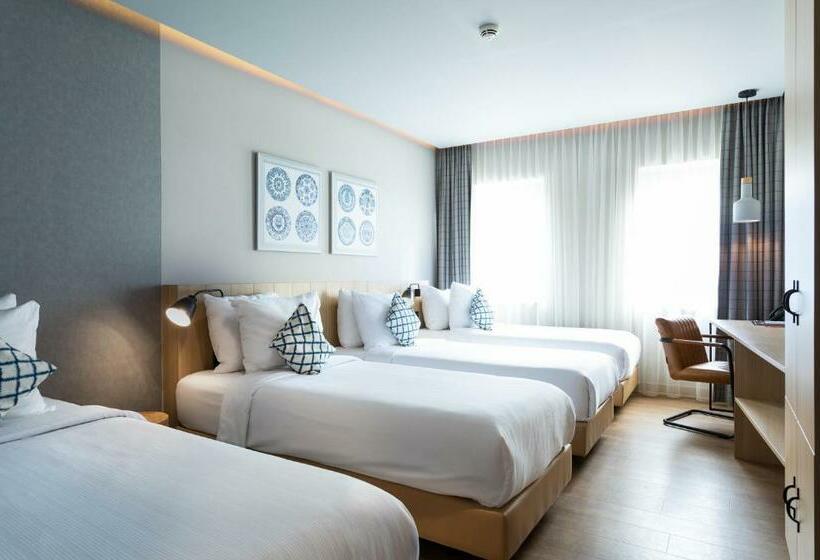 Quarto Familiar, Urban Lodge