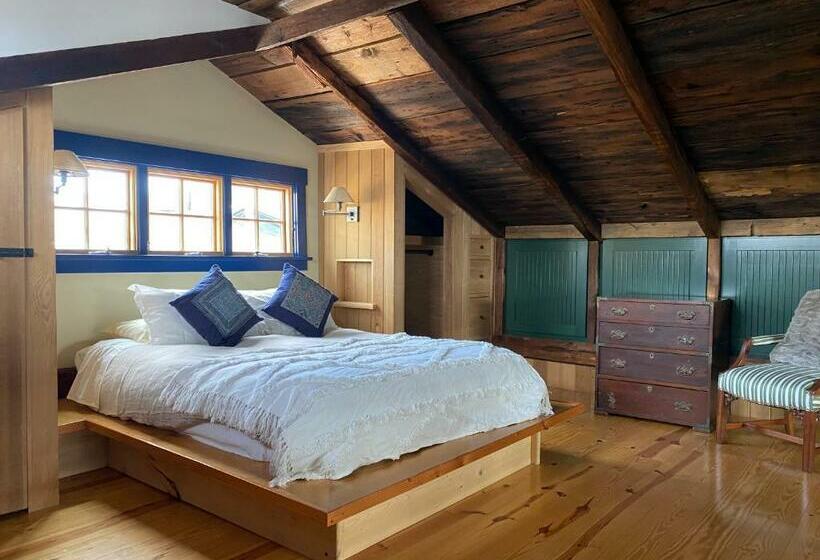 דירה בת חדר שינה 1 עם מרפסת, Magical Post And Beam Loft Downtown Newport!