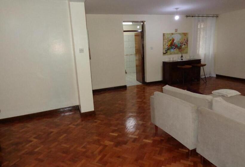 اتاق خانوادگی, Amani Guest House