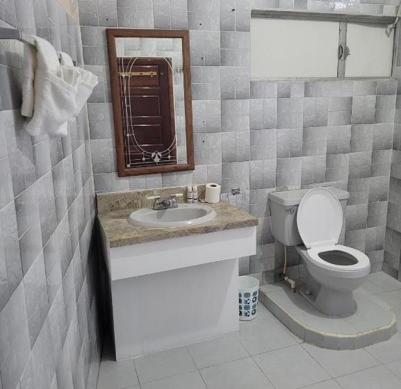 سوییت, Arnold S Guest House