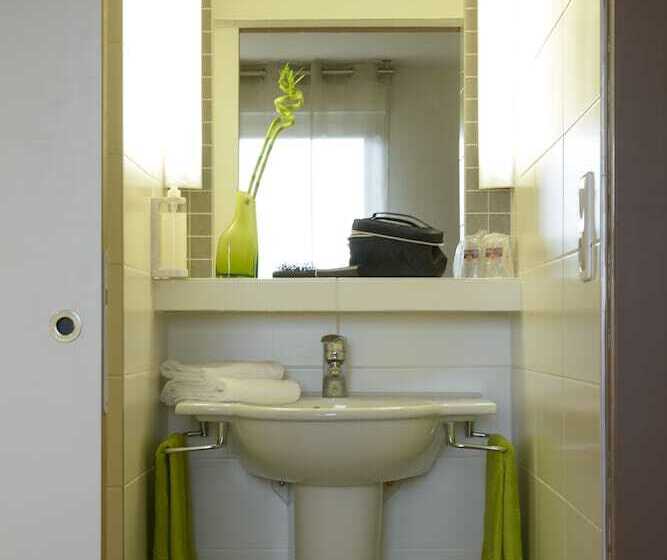 Номер Стандарт, Brit Hotel Reims Croix Blandin