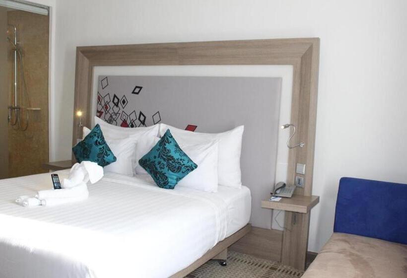 Номер Deluxe, Novotel Makassar Grand Shayla
