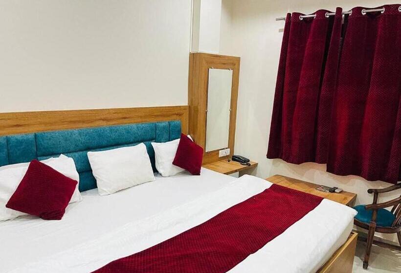 Номер Deluxe, Raj   Near Railway Station , Haridwar