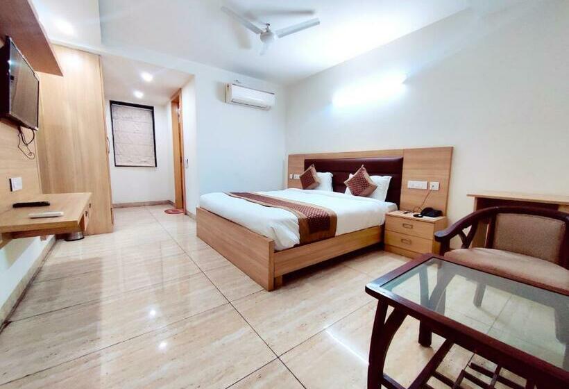 اتاق لوکس, Blueneck Sec 47 Near Ikea Gmp Gurugram
