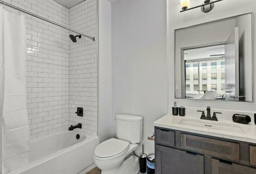 Студия Стандарт, 175 Lex   Walkable Downtown Lexington & Rupp Arena   Full Condos