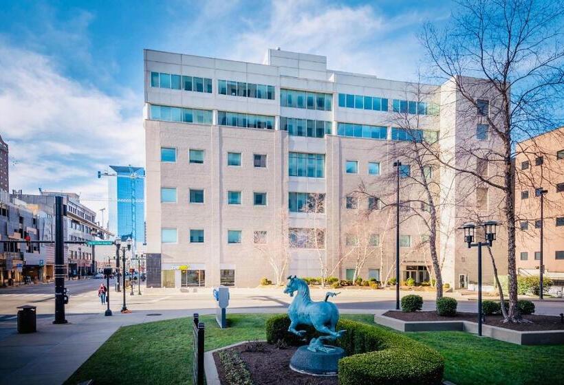 Номер Стандарт, 175 Lex   Walkable Downtown Lexington & Rupp Arena   Full Condos