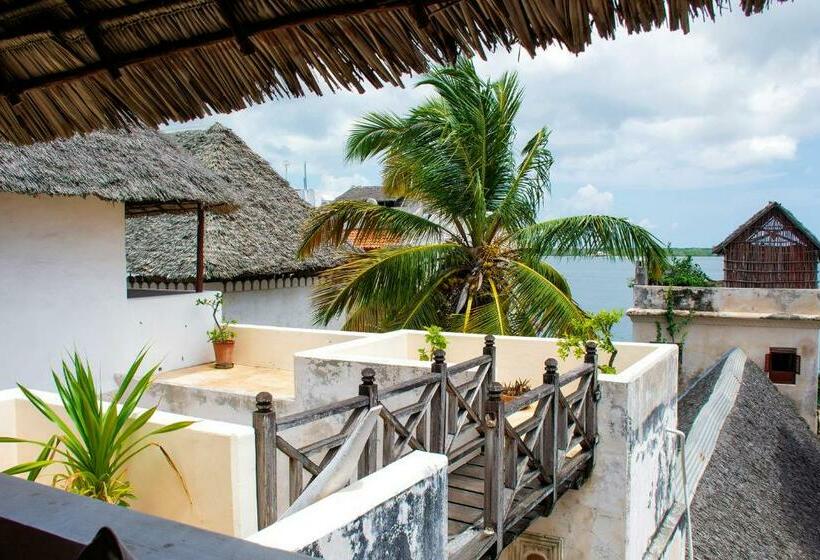 اتاق سوپریور با چشم‌انداز دریا, Lamu House