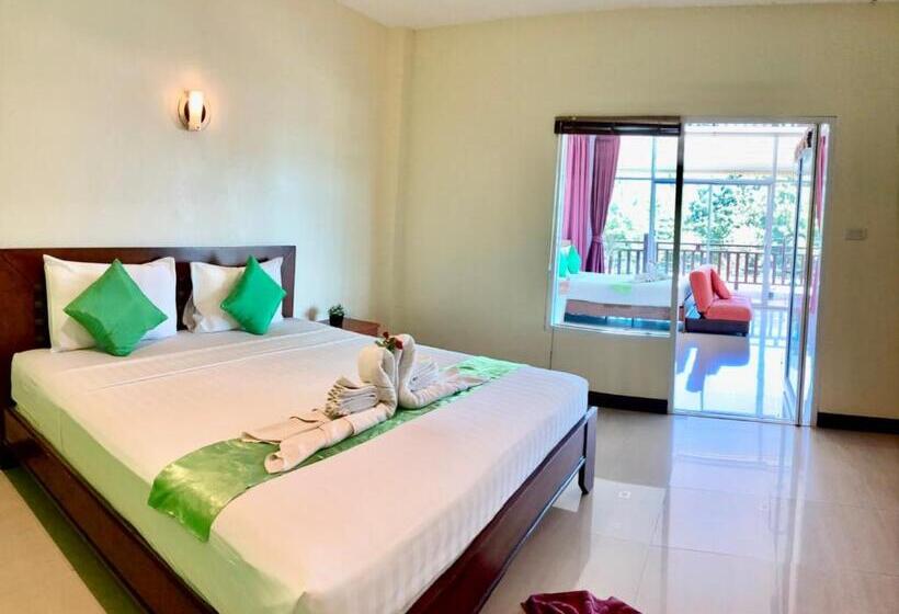 غرفة عائلية, Lanta Just Come