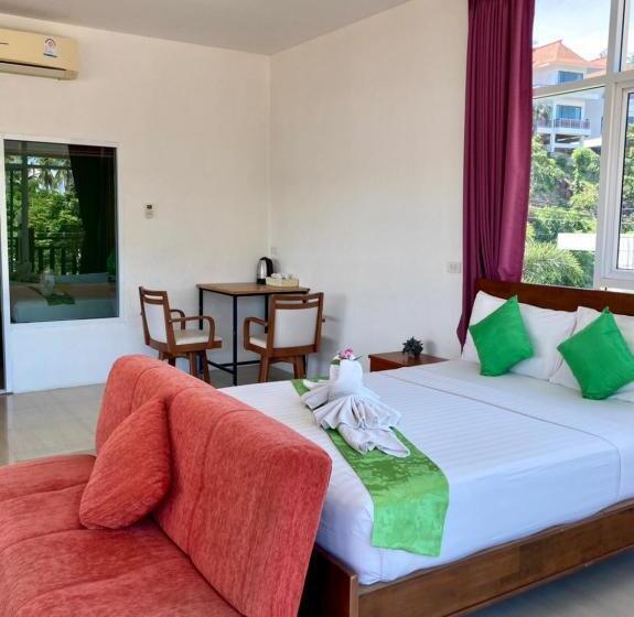 غرفة عائلية, Lanta Just Come